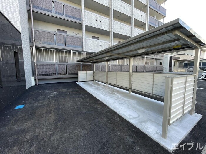物件外観写真4　(駐輪場)