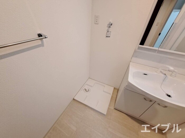 物件内観写真10　(洗濯機置場)