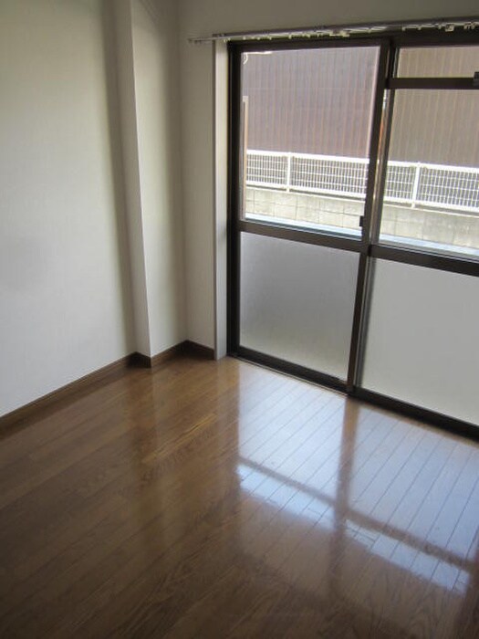 物件内観写真9　(室内からの展望)