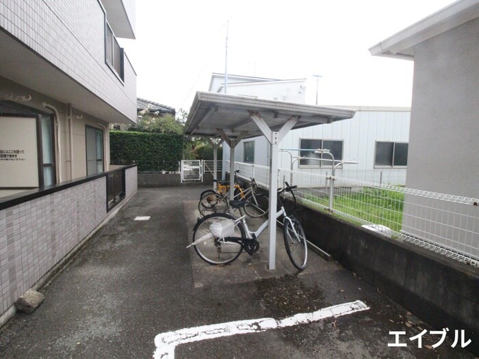 物件外観写真3　(駐輪場)