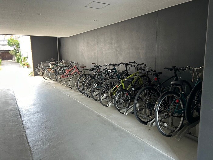 物件外観写真5　(駐輪場)