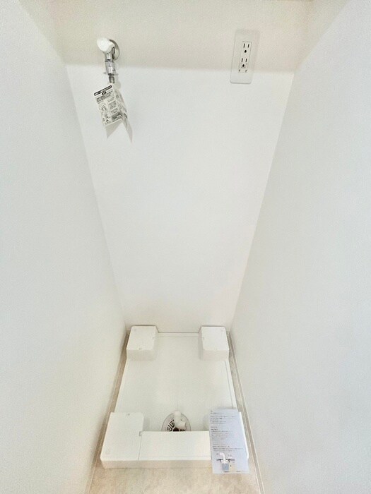 物件内観写真14　(洗濯機置場)