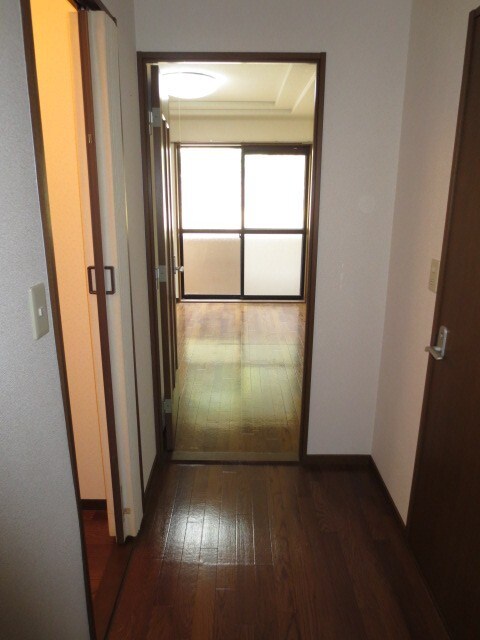 物件内観写真5　(廊下)