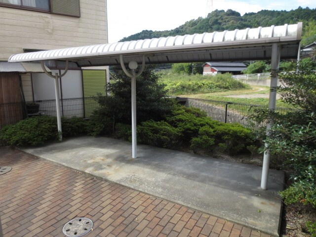 物件外観写真3　(駐輪場)