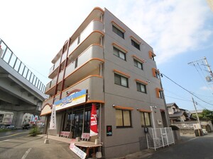 ループラインビル外観写真