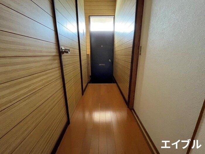 物件内観写真16　(廊下)