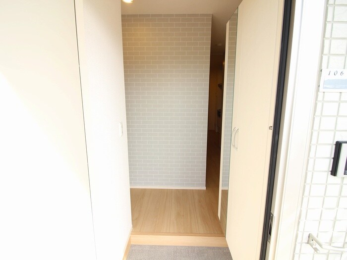 物件内観写真8　(玄関)