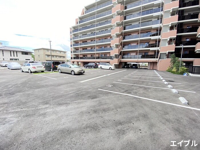 物件外観写真2　(駐車場)