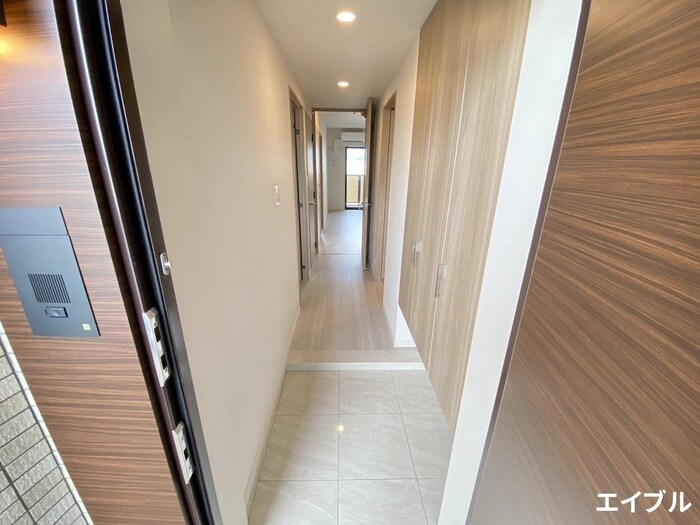 物件内観写真16　(玄関)