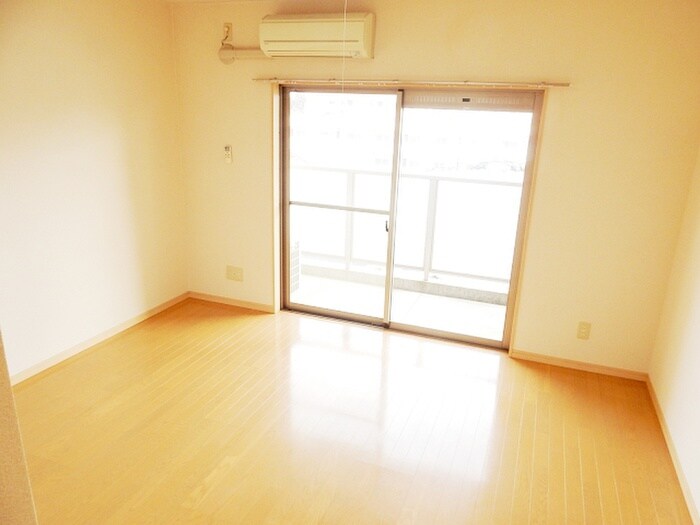 物件内観写真4　(居室)