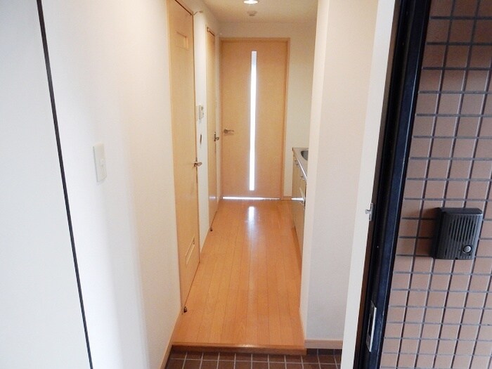 物件内観写真11　(玄関)