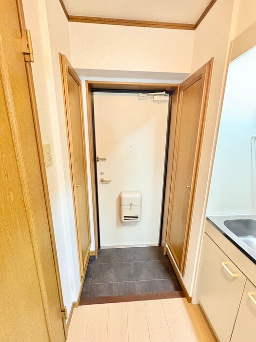 物件内観写真14　(玄関)