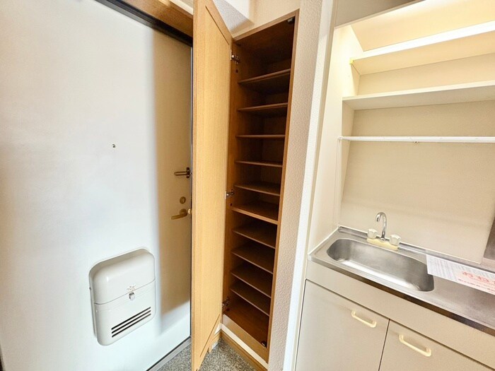 物件内観写真16　(靴箱)