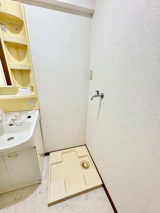 物件内観写真18　(洗濯機置場)