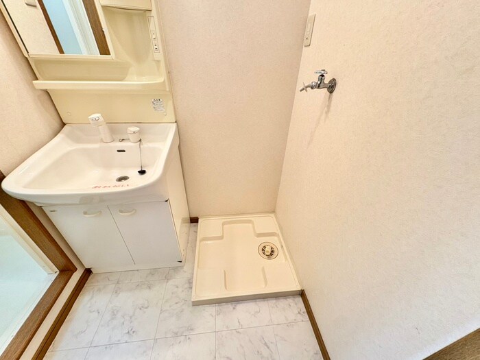 物件内観写真21　(洗濯機置場)