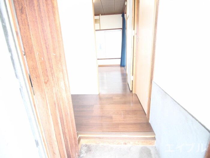 物件内観写真10　(玄関)