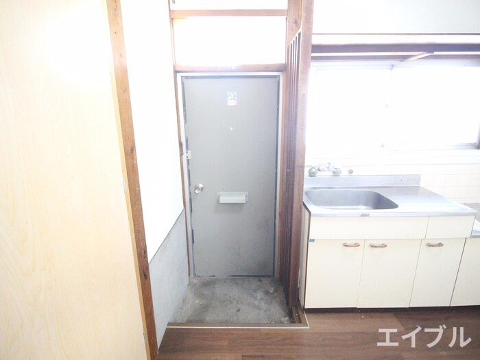 物件内観写真16　(玄関)