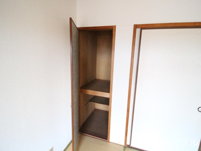 物件内観写真10　(収納)