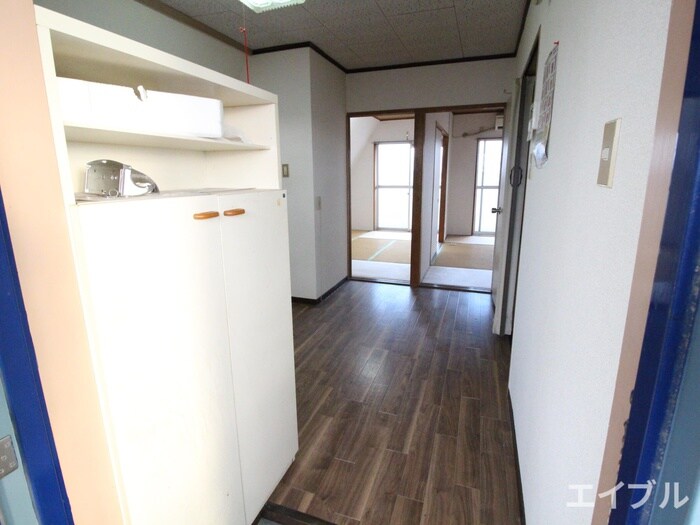 物件内観写真11　(玄関)