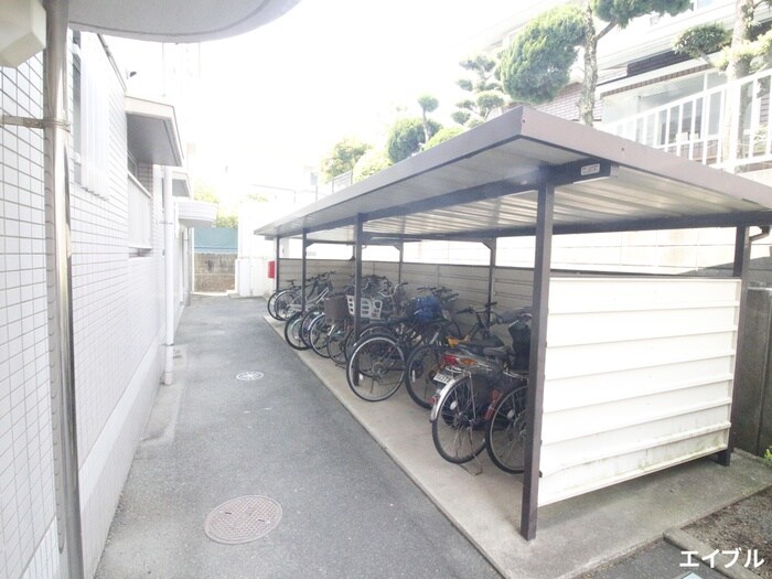 物件外観写真6　(駐輪場)