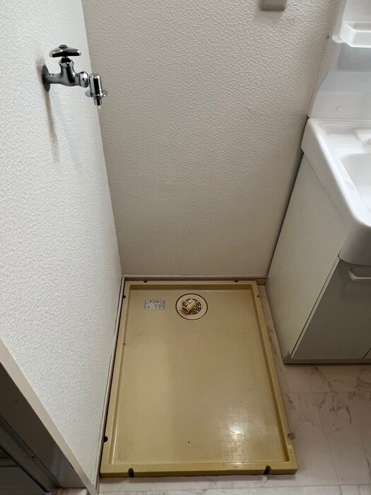 物件内観写真13　(洗濯機置場)