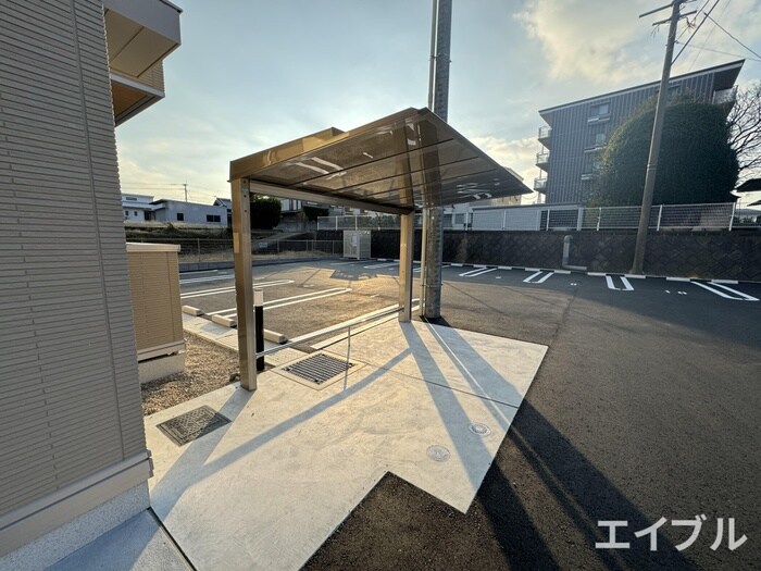 物件外観写真3　(駐輪場)