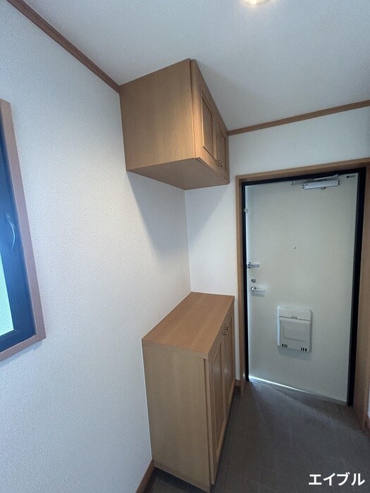 物件内観写真13　(玄関)