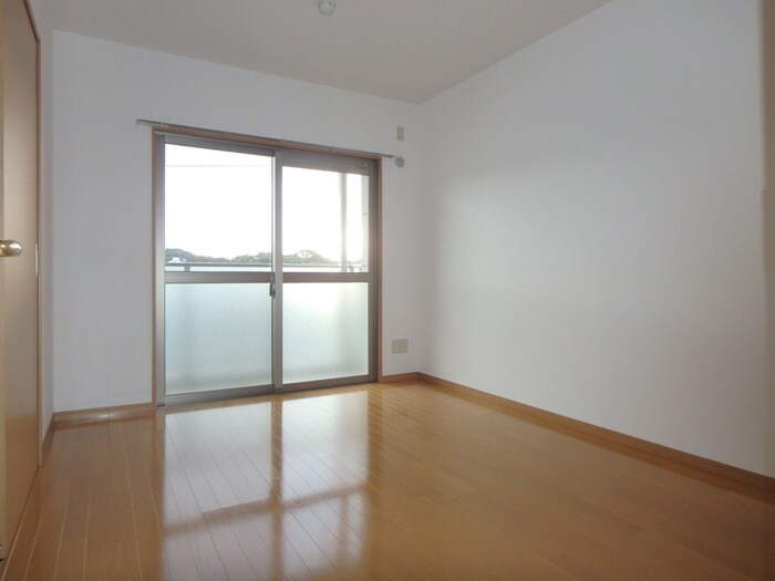 物件内観写真4　(居室)