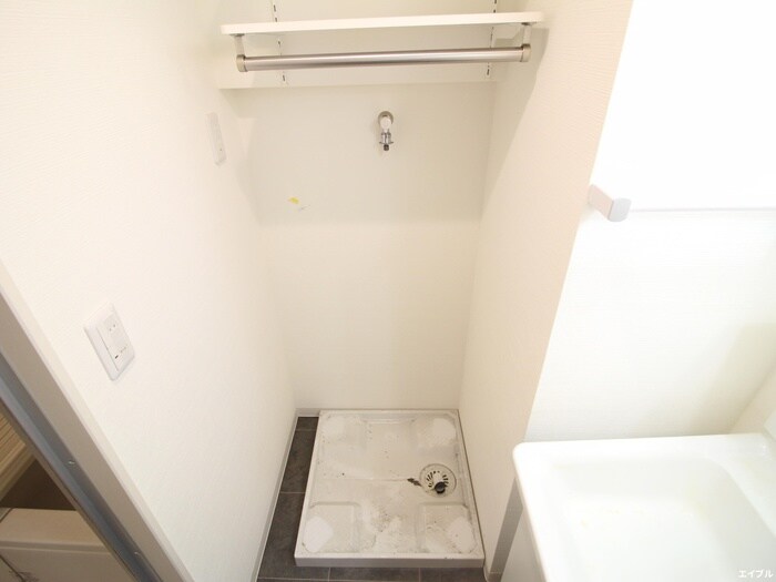 物件内観写真13　(洗濯機置場)