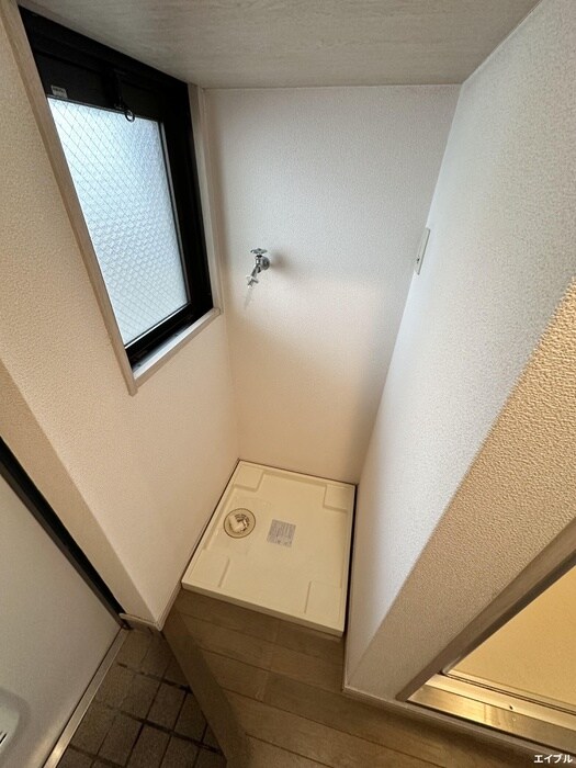 物件内観写真14　(洗濯機置場)