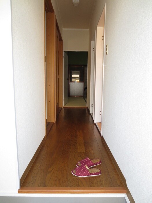 物件内観写真6　(廊下)