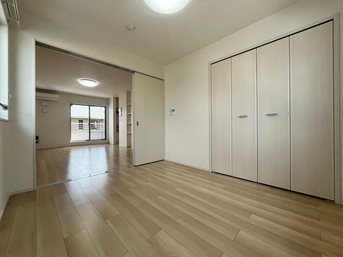 物件内観写真8　(居室)