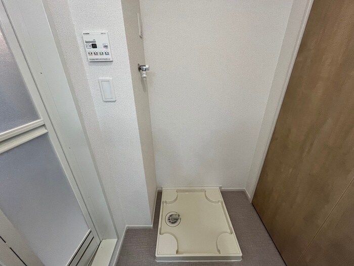 物件内観写真9　(洗濯機置場)