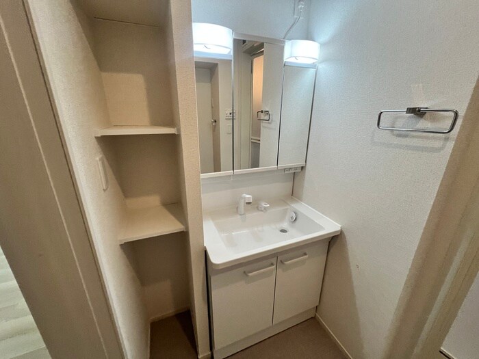 物件内観写真11　(洗面)