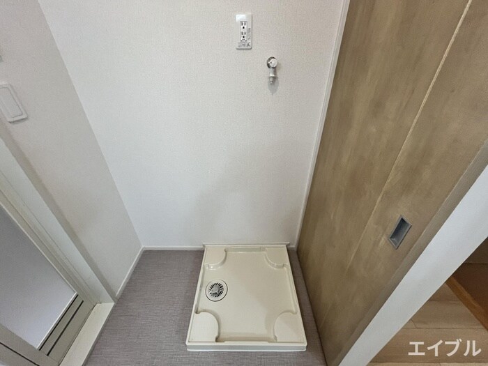 物件内観写真13　(洗濯機置場)