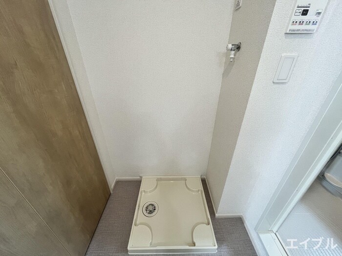 物件内観写真14　(洗濯機置場)