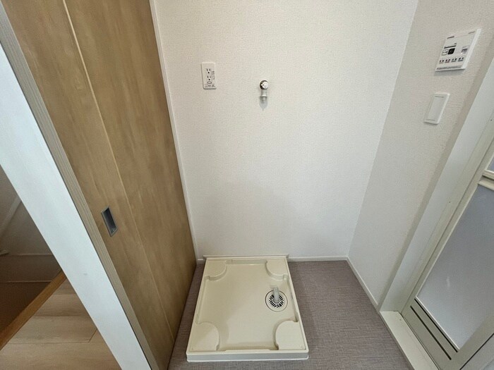 物件内観写真17　(洗濯機置場)