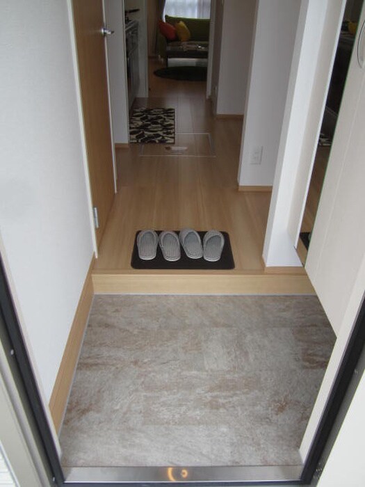 物件内観写真16　(玄関)