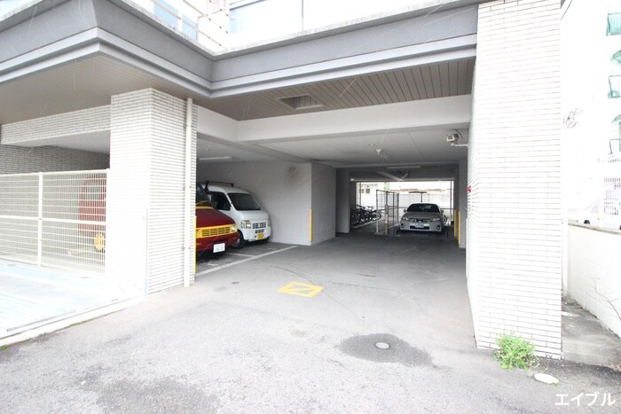 物件外観写真4　(駐車場)