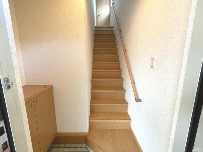 物件内観写真12　(玄関)