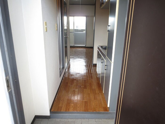 物件内観写真6　(廊下)
