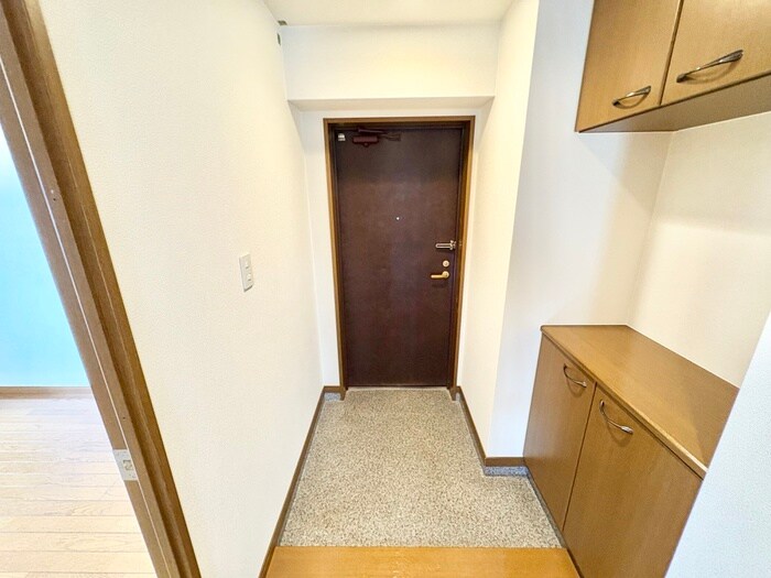 物件内観写真16　(玄関)