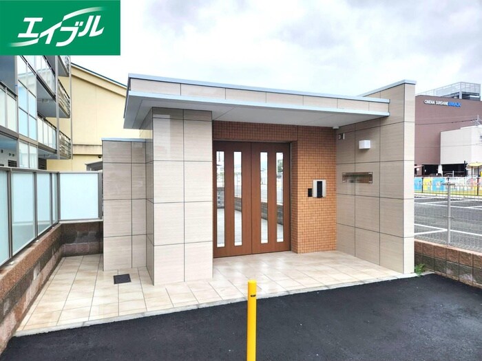 物件外観写真5　(エントランス部分)