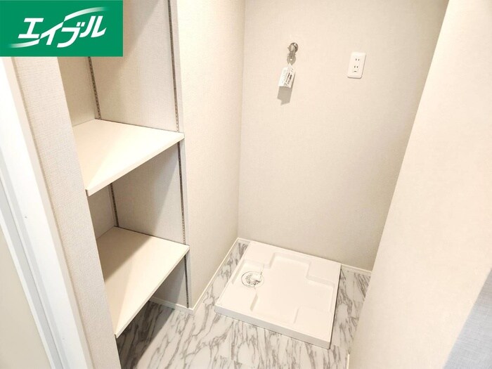 物件内観写真13　(洗濯機置場)