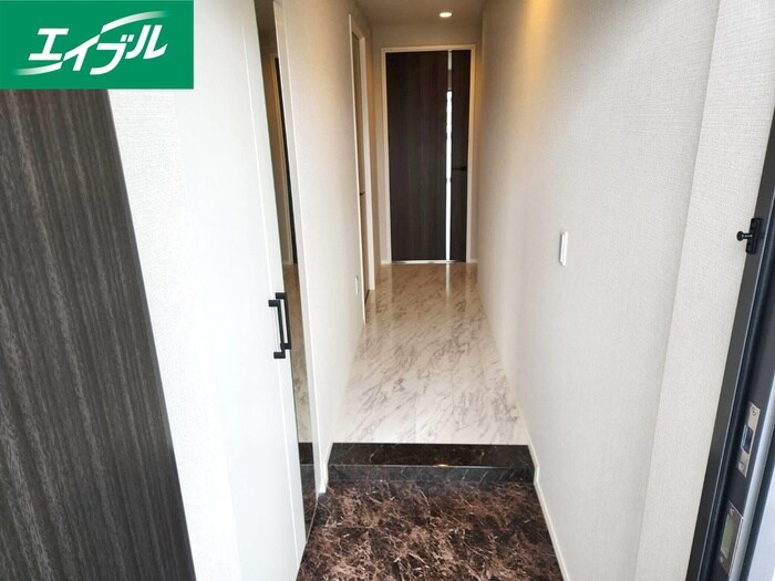 物件内観写真17　(玄関)