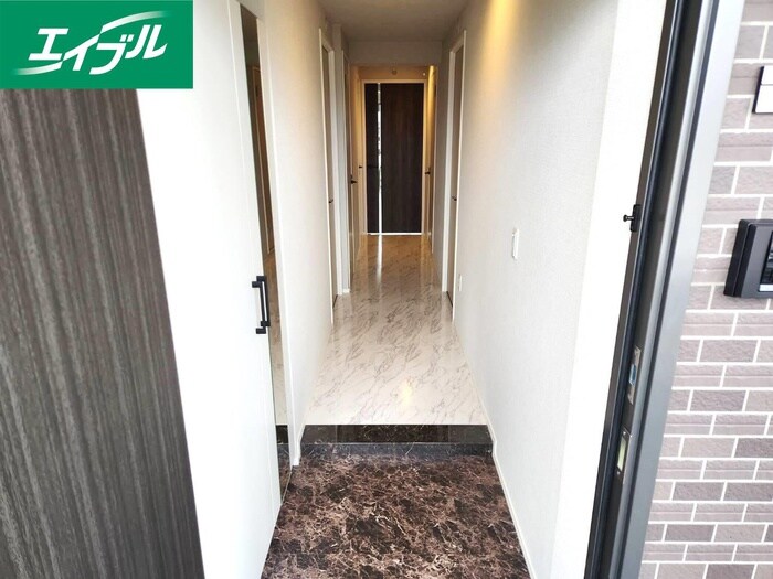 物件内観写真17　(玄関)