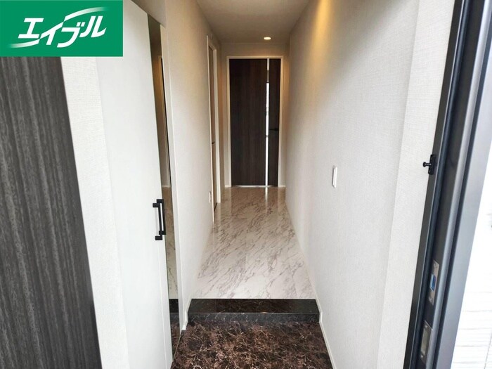 物件内観写真17　(玄関)