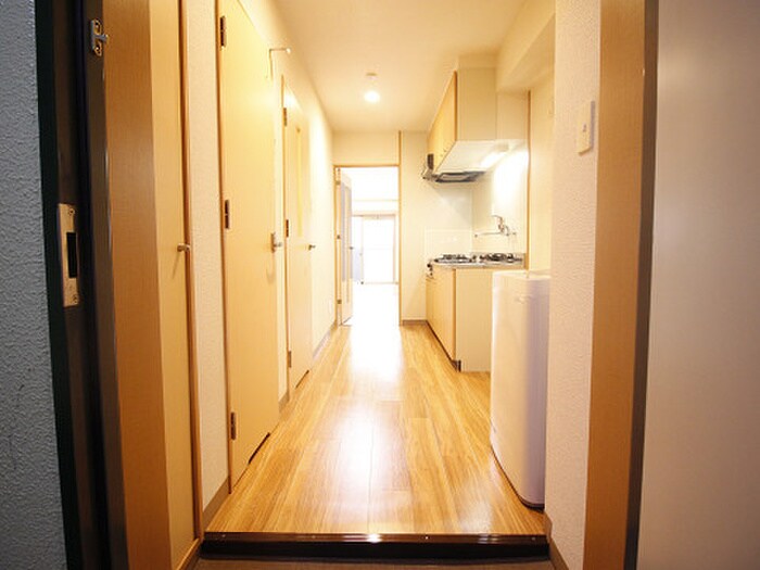 物件内観写真10　(玄関)