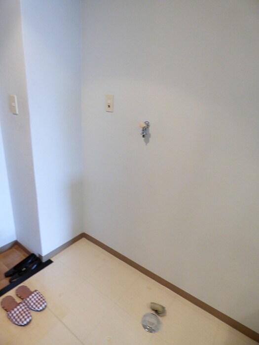 物件内観写真17　(洗濯機置場)