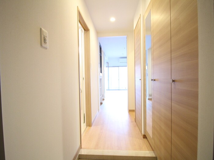 物件内観写真16　(廊下)
